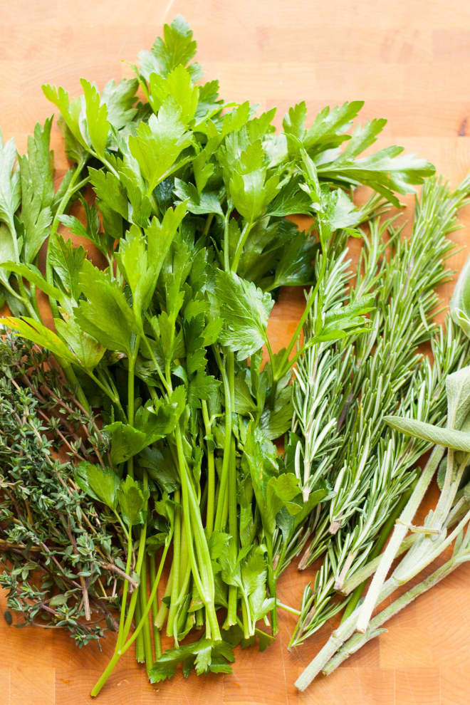the-game-changing-$10-tool-that-extends-the-life-of-herbs-(and-saves-you-money!)