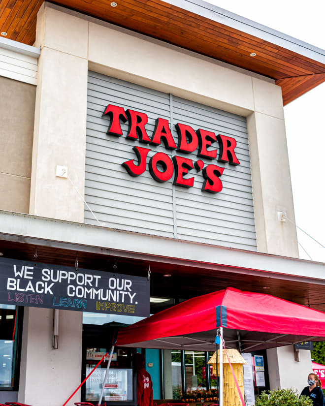 trader-joe’s-shoppers-are-calling-the-store’s-new-chocolate-peanut-butter-treat-“a-delicious-throwback”