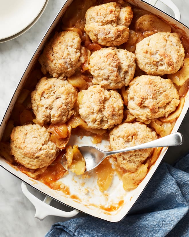 this-spiced-apple-cobbler-is-the-fall-dessert-you’ve-been-waiting-for