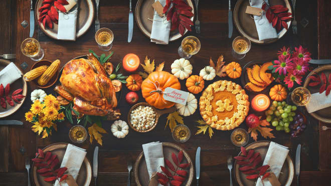 15-(easy!)-thanksgiving-table-decor-ideas-for-every-style,-theme,-and-menu