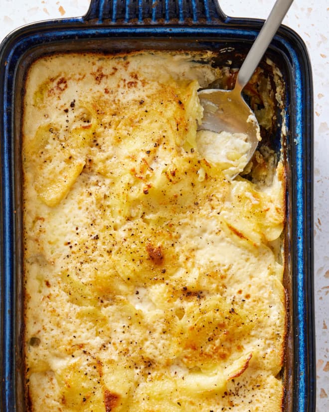 this-extra-creamy-potato-casserole-wins-the-award-for-coziest-thanksgiving-side