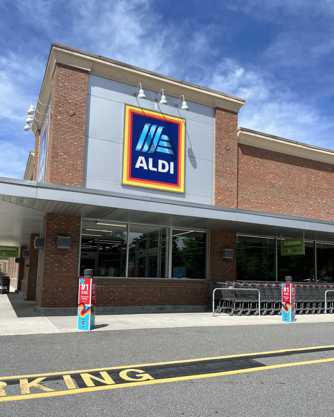 aldi-is-selling-this-luxe-christmas-dinner-favorite-at-an-unbeatable-price